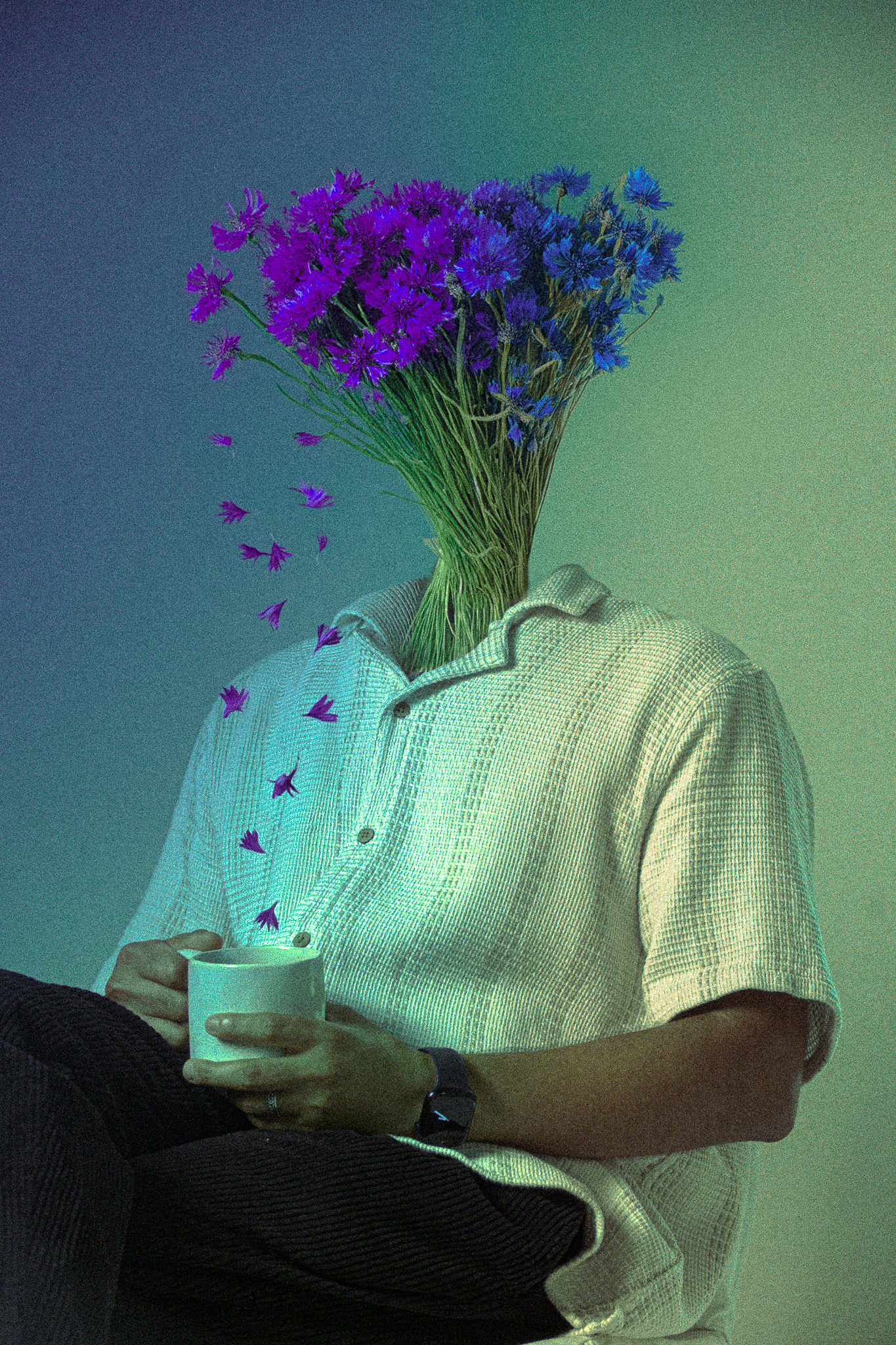 Visage allongé, fleurs et bandeau, lumière bleue
